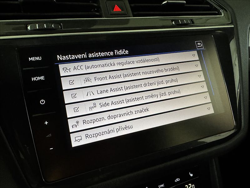 Volkswagen Tiguan 2,0 TDi  DSG Active LED Assist - fotka 26 z 49