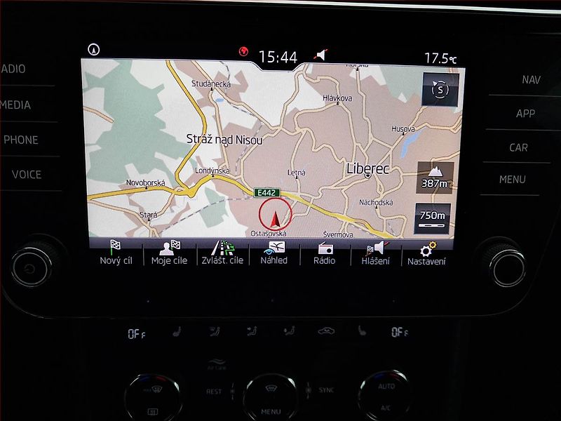 Škoda Superb (2018) Style 2.0 TDI, Serv.kniha - fotka 13 z 17