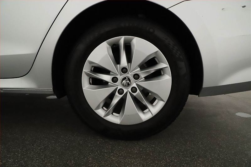 Škoda Octavia (2023) Ambition 2.0 TDI, ČR,1.maj - fotka 21 z 21
