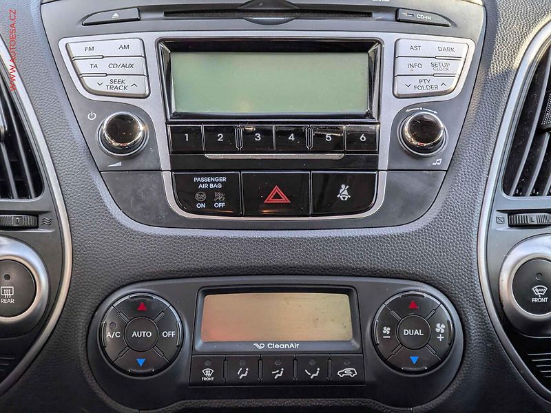 Hyundai ix35 (2013) 1.6 GDi, 2.maj,ČR, servis - fotka 11 z 18