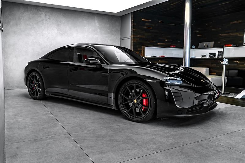 Porsche Taycan GTS - fotka 4 z 26