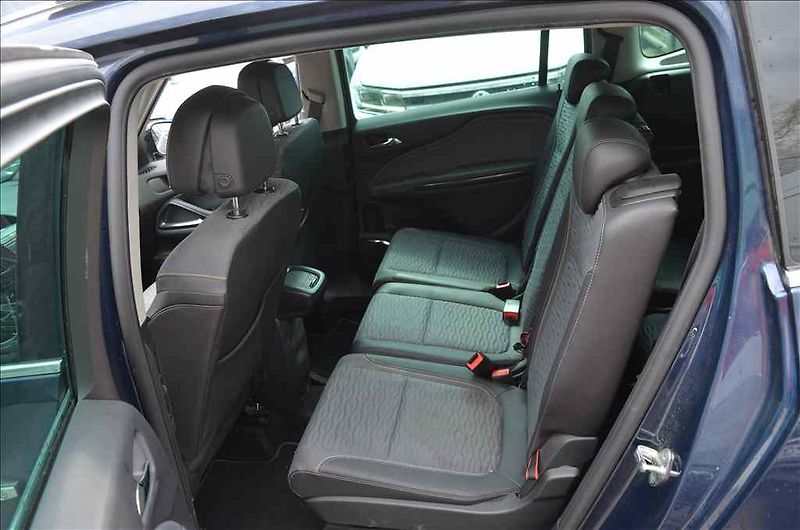 Opel Zafira (2012) TOURER 2,0 D - fotka 20 z 24