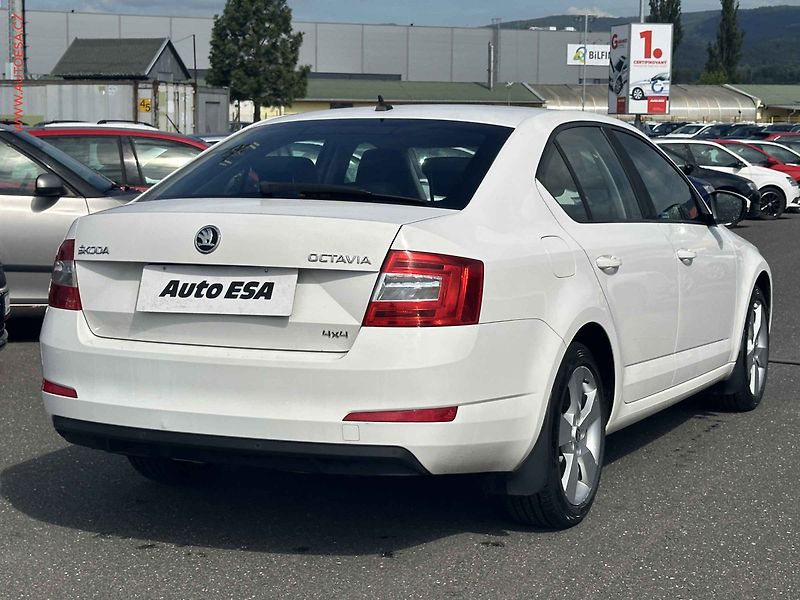 Škoda Octavia (2016) 2.0 TDi 4x4, ČR, Elegance - fotka 4 z 16
