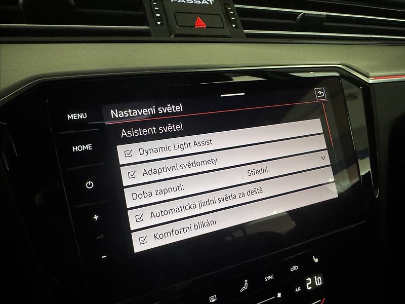 Volkswagen Passat 2,0 TSi  DSG Elegance Virtual - fotka 35 z 47