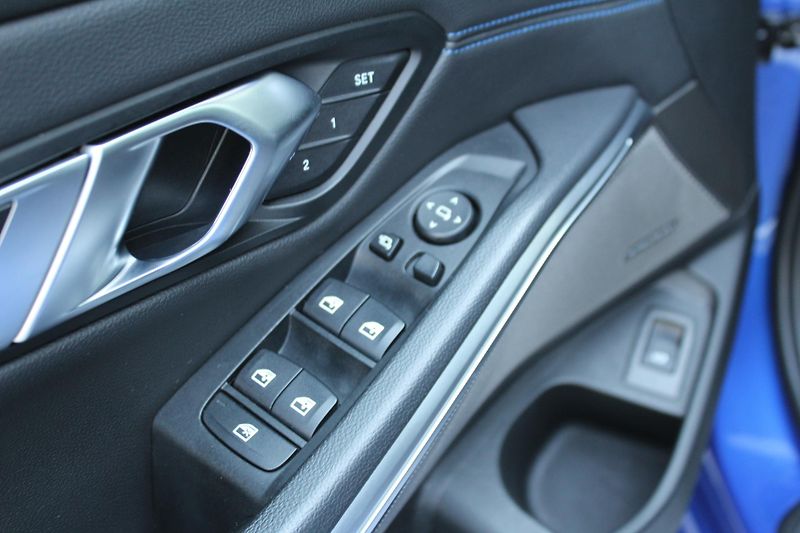 BMW Řada 3 M340i xDrive Sedan - fotka 12 z 23