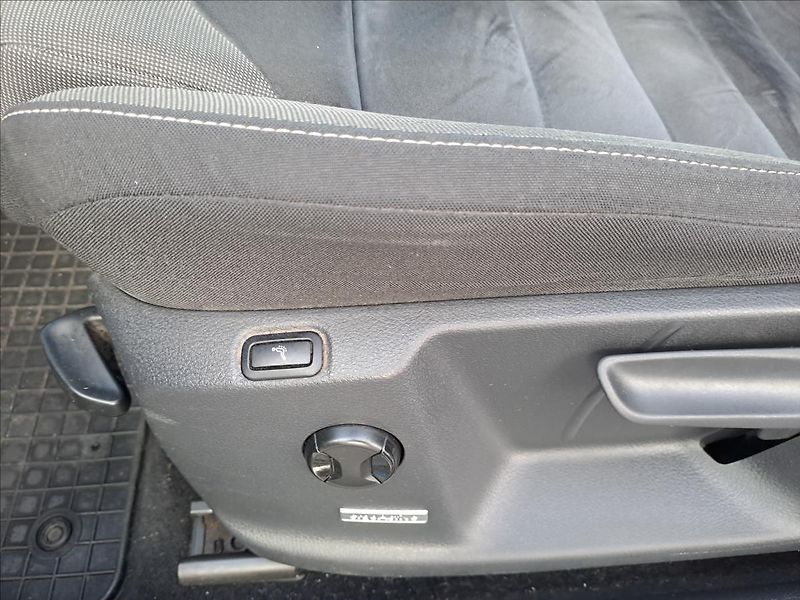 Volkswagen Golf Sportsvan 1,6 TDI 81kW, KOUPENO V CZ,DPH - fotka 11 z 19