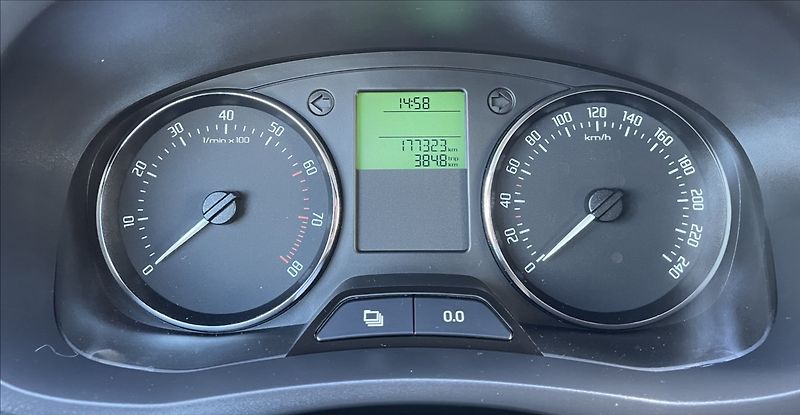Škoda Fabia 1,2 TSi,63kW,po servisu - fotka 13 z 20