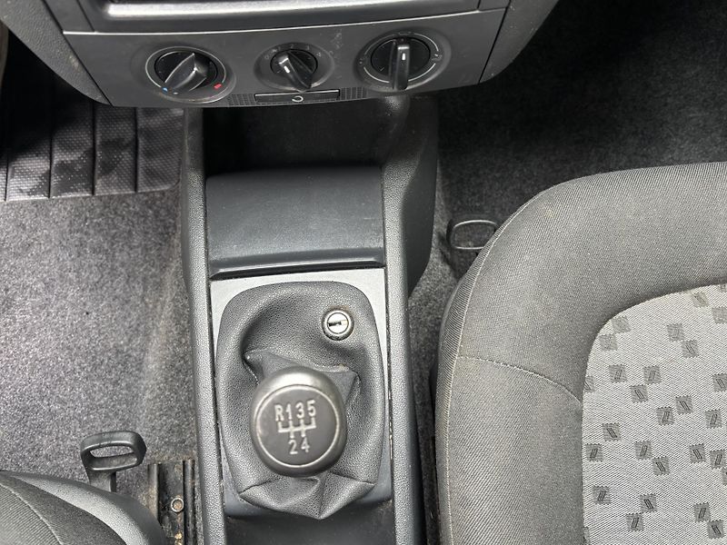 Škoda Fabia (2006) 1.2i 40kw  Nová STK - fotka 16 z 18