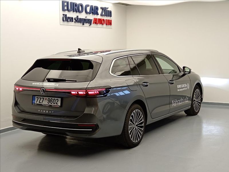 Volkswagen Passat 2,0 Elegance  TDI - fotka 6 z 19