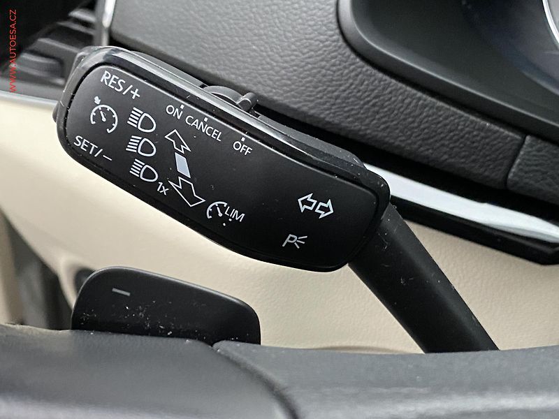 Škoda Karoq (2018) 2.0TDi 4x4, DSG, LED, park - fotka 13 z 18