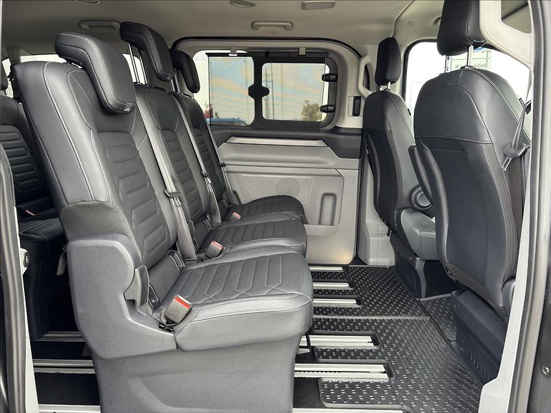 Ford Tourneo Custom 2,0 125kW Titanium X AWD L1 - fotka 15 z 47