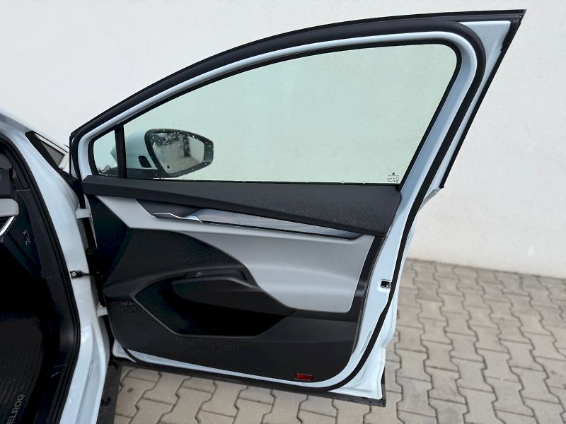 Škoda Elroq (2025) 85, 82 KWH 210 KW - fotka 13 z 38