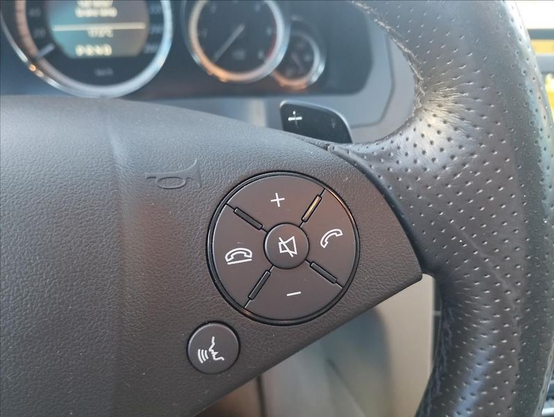 Mercedes-Benz Třídy E CDi 170KW   3,0 - fotka 13 z 20