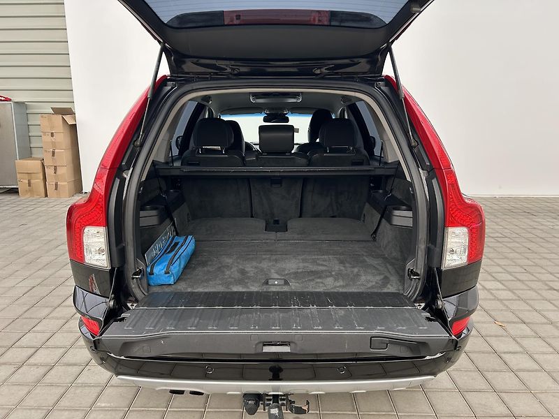 Volvo XC90 2.4 D5 4x4 Summmum - fotka 12 z 25