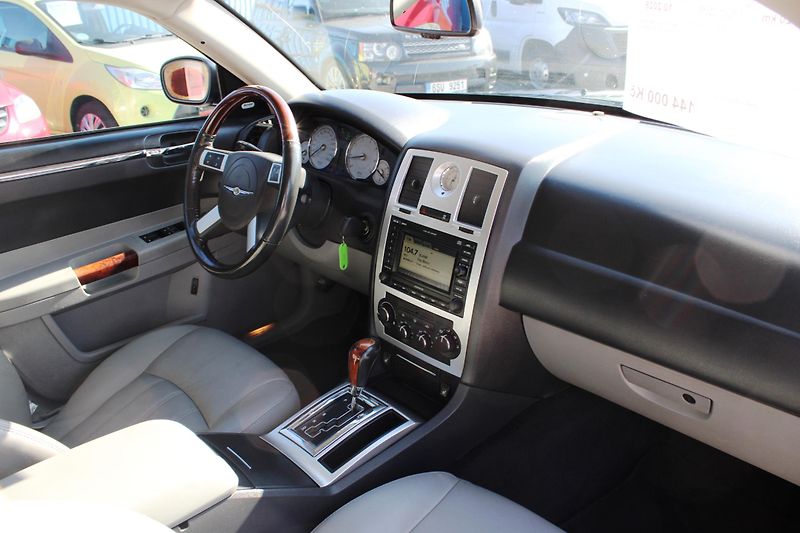Chrysler 300C (2007) 3,0CRD KŮŽE XENON TEMPOMAT ALU - fotka 14 z 17