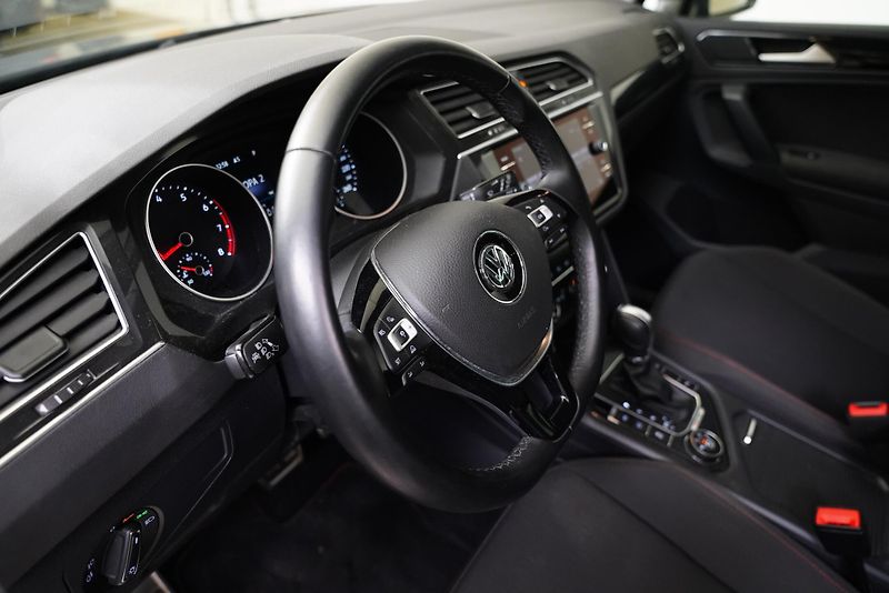 Volkswagen Tiguan - fotka 14 z 26
