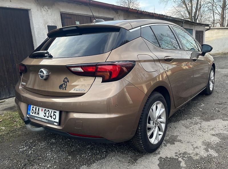 Opel Astra (2017) Kupované jako roční auto - fotka 5 z 9