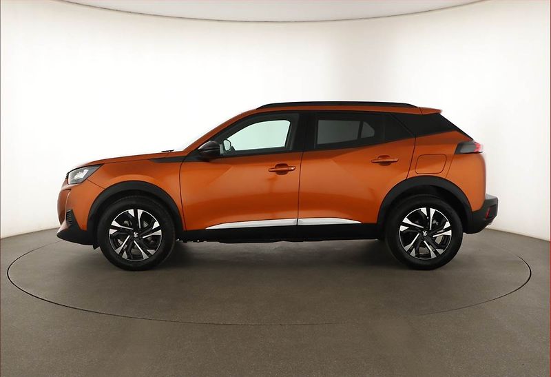 Peugeot 2008 (2023) Allure 1.2 PureTech, Automat - fotka 3 z 18