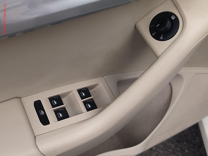Škoda Octavia (2013) 1.8 TSI 4x4, ČR, Ambition - fotka 18 z 20