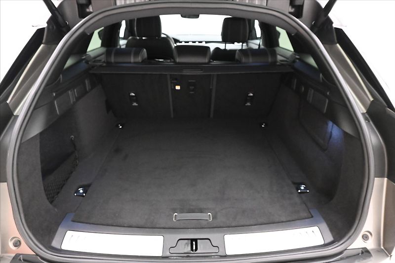 Land Rover Range Rover Velar 2,0 D200 150 kW R-Dynamic AWD - fotka 10 z 30