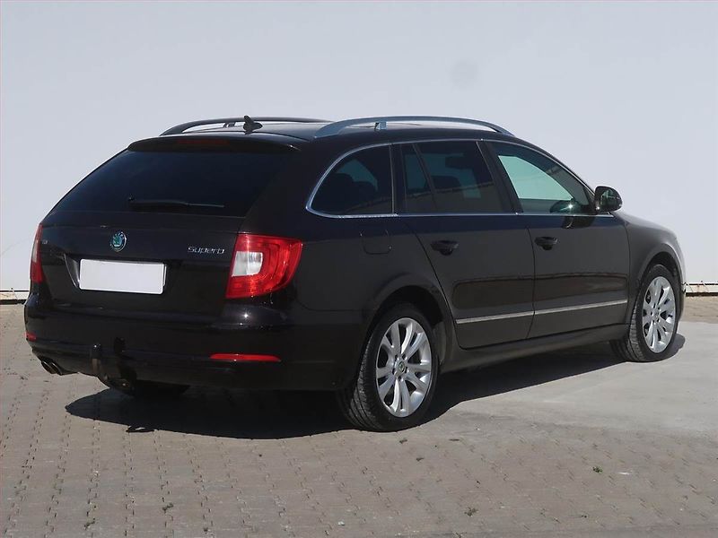 Škoda Superb (2012) Elegance 2.0 TDI, Automat - fotka 5 z 16
