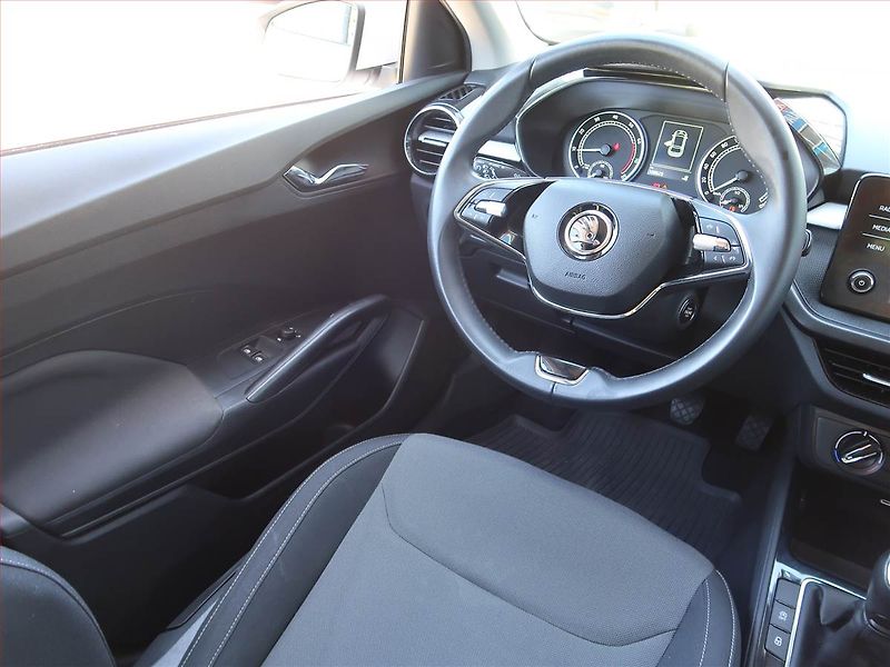 Škoda Fabia (2023) 1.0 TSI, Tempomat - fotka 7 z 17