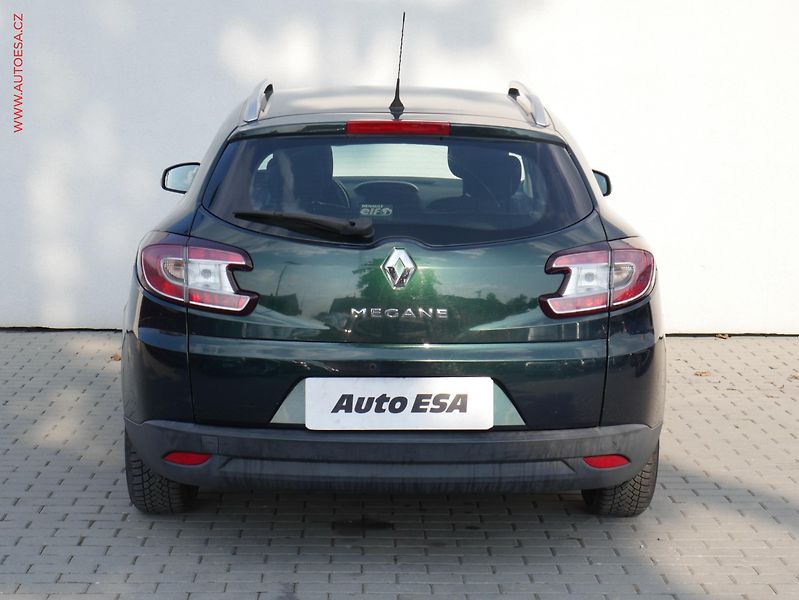 Renault Mégane (2010) 1.6i, ČR, AC, park.kamera - fotka 5 z 16