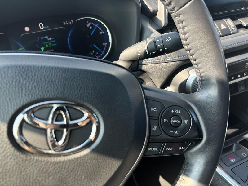 Toyota RAV4 2.5 HSD e-CVT AWD Selection - fotka 17 z 28