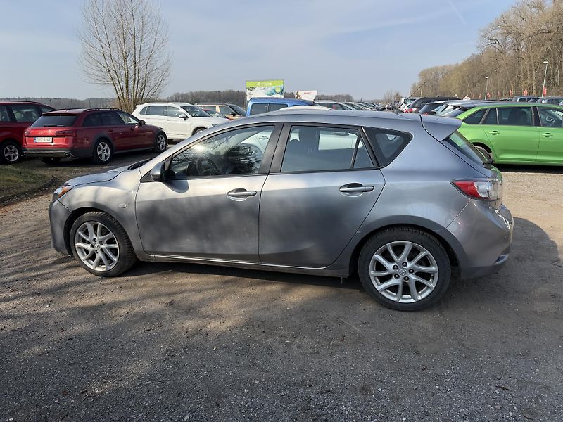 Mazda 3 2.2 D - fotka 7 z 19