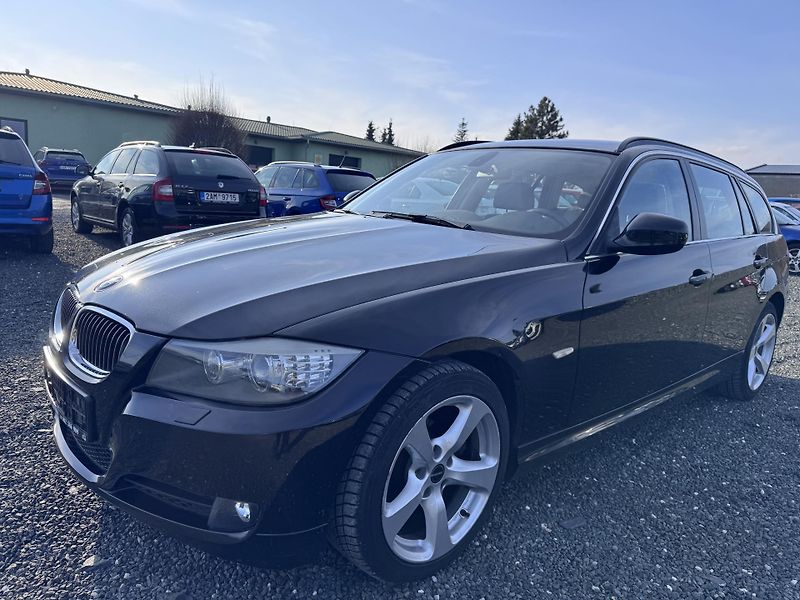 BMW Řada 3 330D, 180 kW, xDrive, kombi - fotka 3 z 25