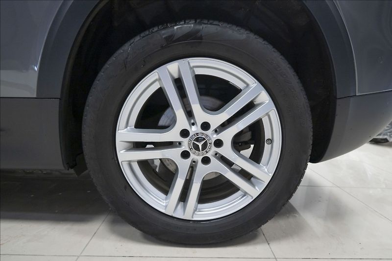 Mercedes-Benz GLB 2,0 200d 4MATIC NAVI KAMERA ČR - fotka 44 z 47