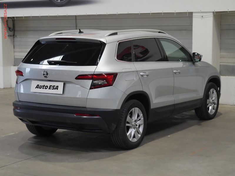 Škoda Karoq (2017) 2.0 TDi 4x4, ČR, Style Plus - fotka 4 z 23