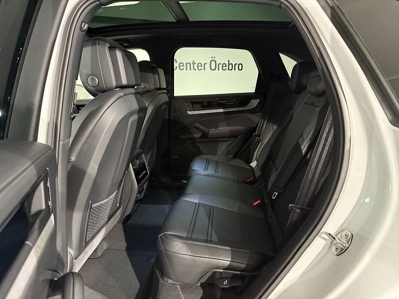 Porsche Cayenne E-Hybrid Pano HD-Matrix PASM - fotka 10 z 11