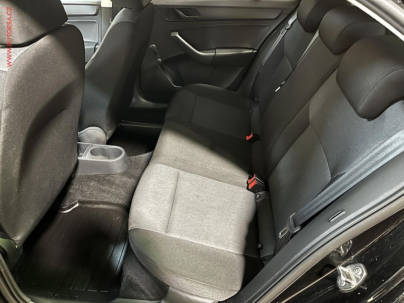 Škoda Rapid (2013) 1.2 TSi - fotka 10 z 13