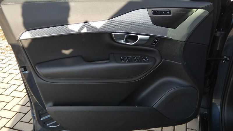 Volvo XC90 B5 AWD Plus Bright 7 míst - fotka 8 z 26