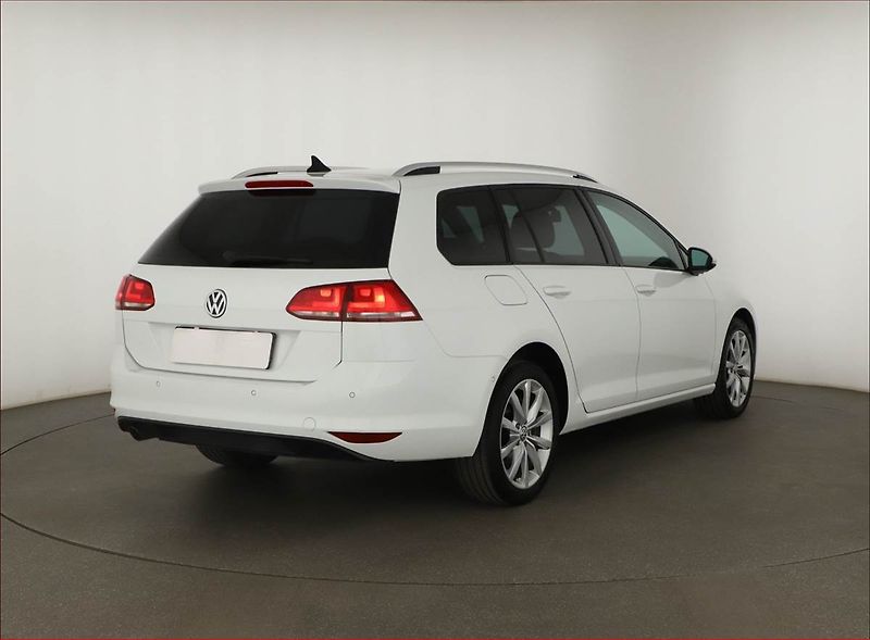 Volkswagen Golf (2016) 1.6 TDI, Xenony, Tempomat - fotka 5 z 15