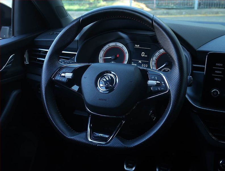Škoda Scala (2022) Monte Carlo 1.0 TSI - fotka 22 z 22
