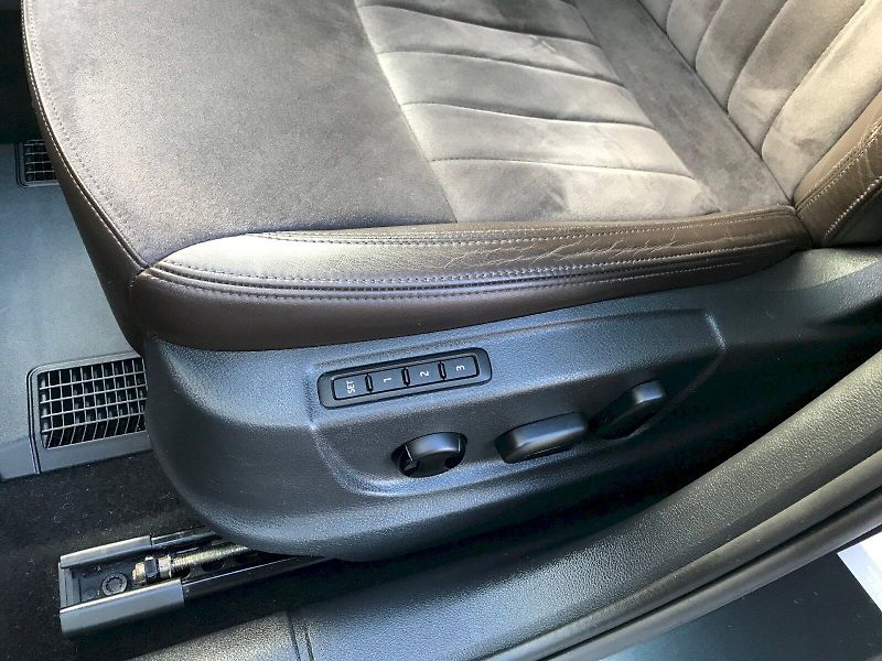 Škoda Octavia (2015) Laurin & Klement  2,0 TDI DSG - fotka 15 z 28