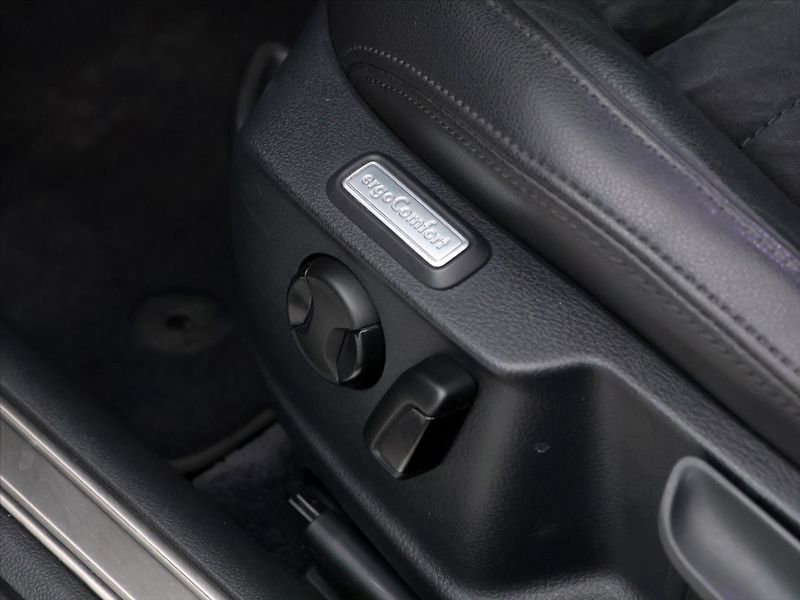 Volkswagen Passat 1,6 TDI Highline Tažné Panoram - fotka 17 z 37