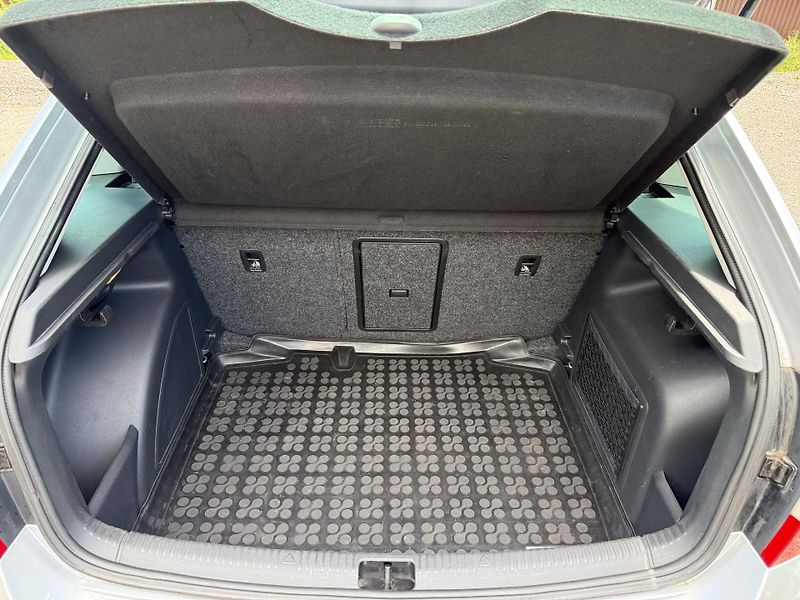 Škoda Rapid 1,6TDI Aut. klimatizace - fotka 7 z 20
