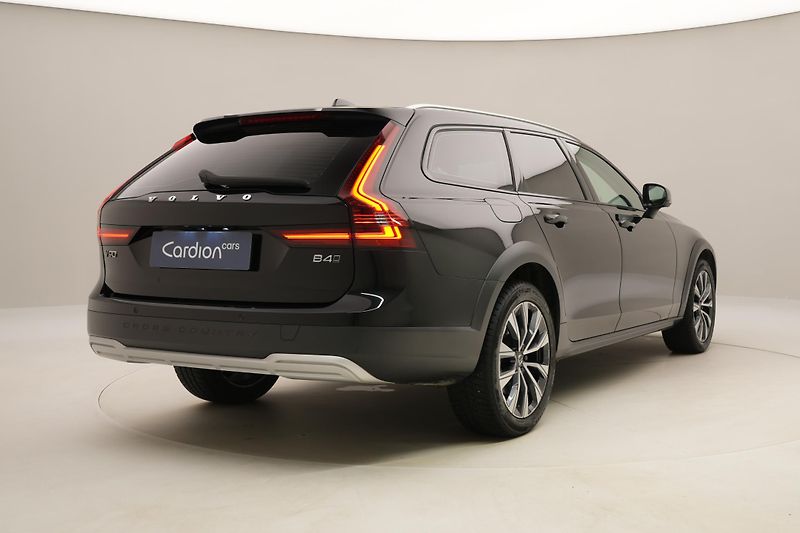 Volvo V90 CC B4 AWD BRIGHT PLUS AUT CZ - fotka 12 z 49