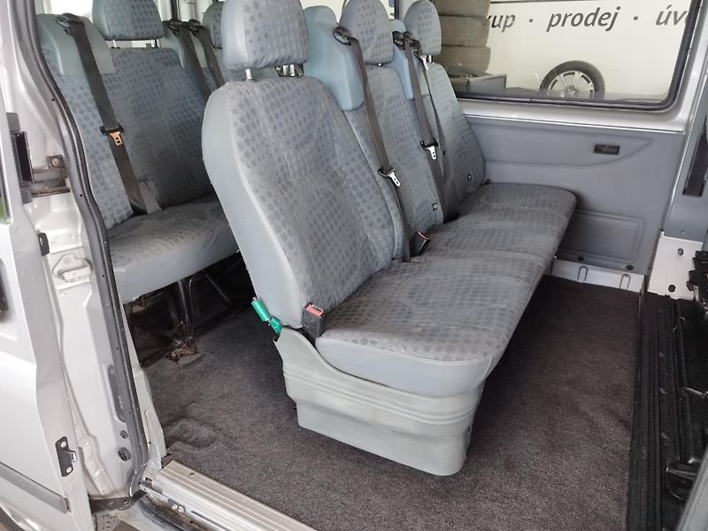 Ford Transit (2010) 2.2,85kW,KLIM.,9MÍST,TAŽ.ZAŘ. - fotka 14 z 27