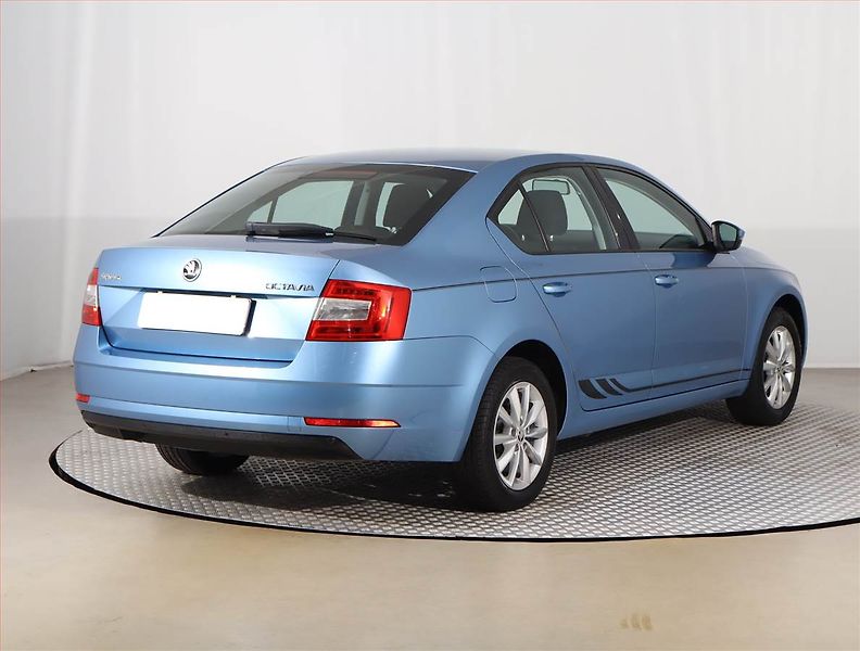 Škoda Octavia (2018) 1.0 TSI, Tempomat - fotka 5 z 21