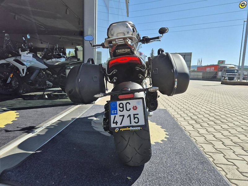 Triumph Rocket 3 (2022) GT (2022) – 1. majitel, Odpoče - fotka 5 z 26