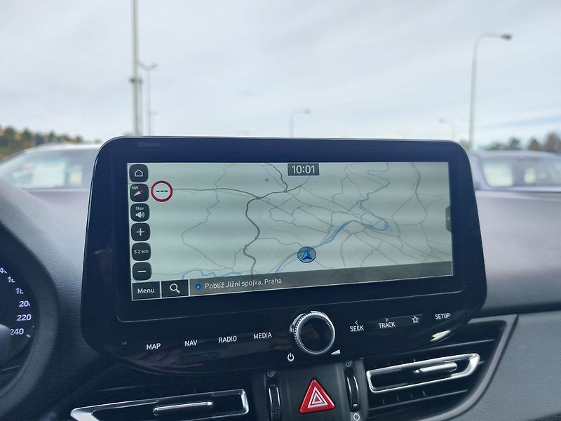 Hyundai i30 1.0 T-GDI/88kW Smart Navi DCT - fotka 18 z 33