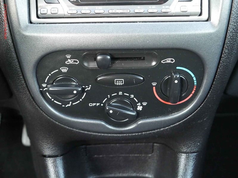 Peugeot 206 (2006) 1.4i, ČR - fotka 12 z 13