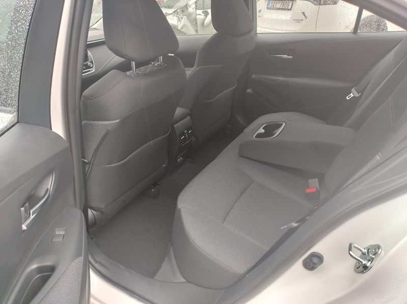 Toyota Corolla (2025) SD 1.8 FHEV Limited Edition - fotka 7 z 14