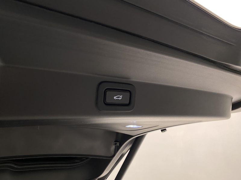 Land Rover Range Rover Sport D350 AUTOBIOGRAPHY REZERVACE - fotka 32 z 57