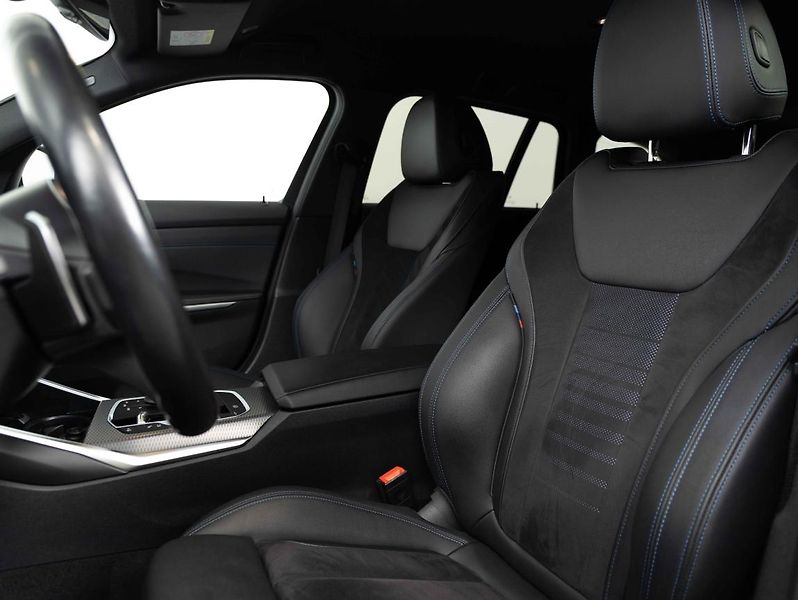 BMW Řada 3 330e xDrive Touring - fotka 19 z 22