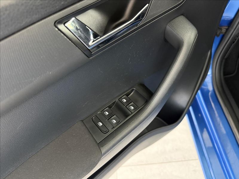 Škoda Fabia 1,2   81KW, STYLE, SERVISKA - fotka 8 z 20